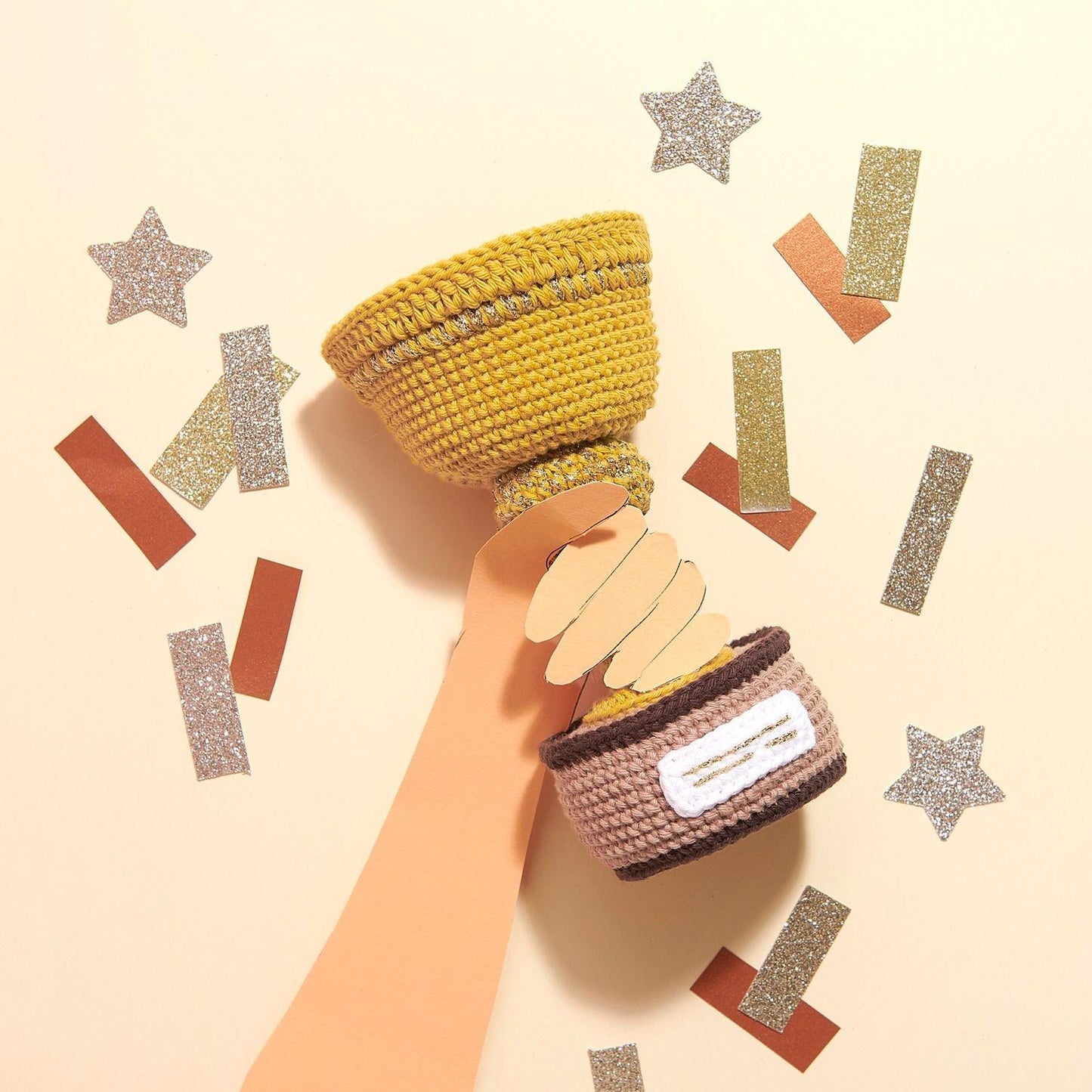 Rico Design Ricorumi Häkelset Pokal Gold 16cm - Craftguru