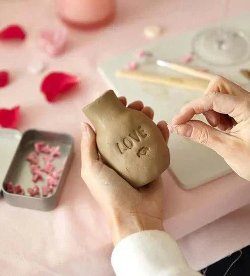 Warum Töpfern die perfekte Date-Idee ist - Craftguru